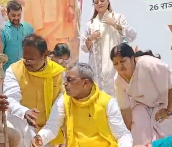 पंचायती राज मंत्री, मंडलायुक्त सहित अतिथियों ने पौधारोपण कर दिया प्रकृति संरक्षण का संदेश 