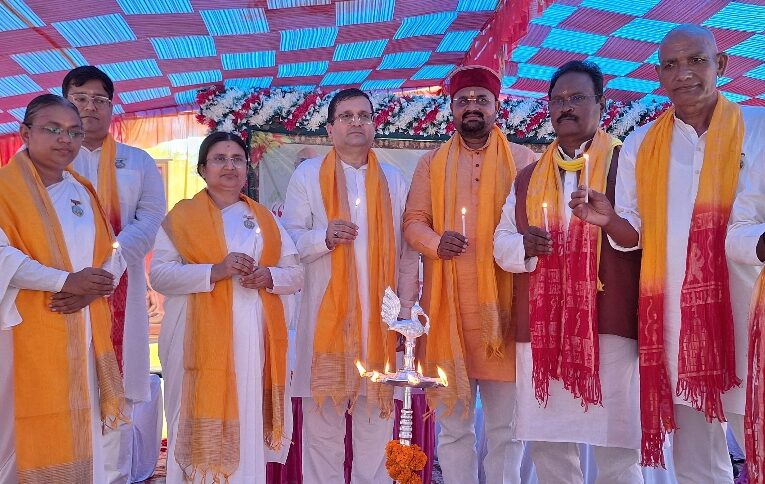 तनावमुक्त और खुशहाल जीवन के लिए राजयोग आवश्यक 