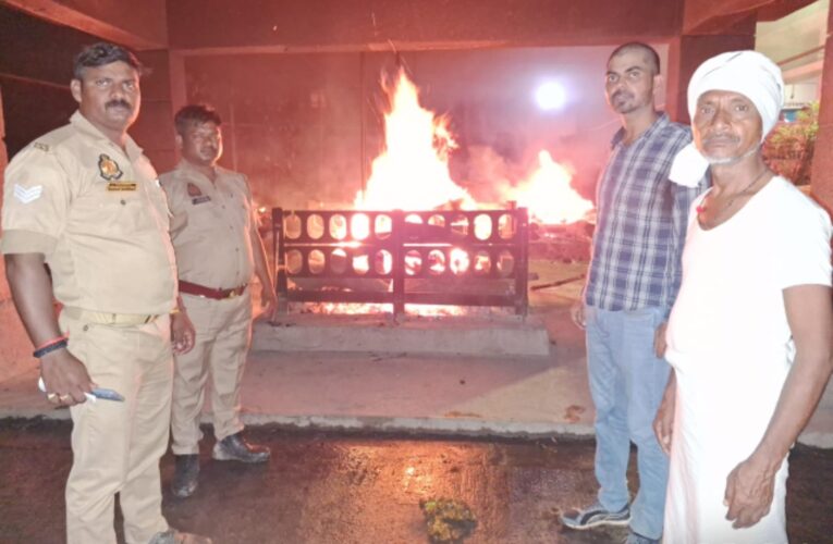 समाजसेवी के सहयोग से हुआ अज्ञात शव का दाह संस्कार 