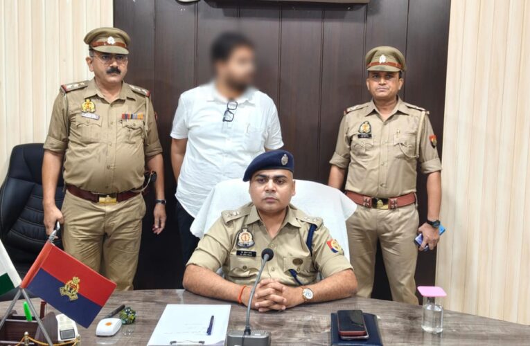 माफिया सरगना मुख्तार का बेटा फर्ज़ी हस्ताक्षर मामले में गिरफ्तार 