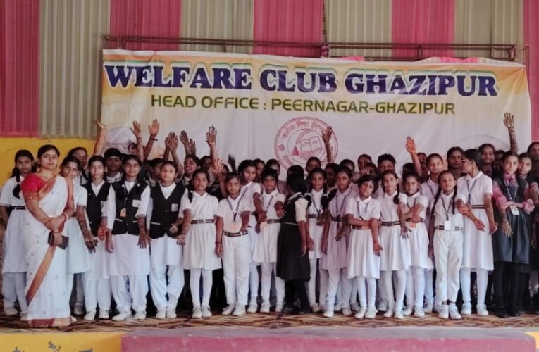 जनपद स्तरीय मेहंदी प्रतियोगिता में छात्राओं ने दिखाई प्रतिभा 