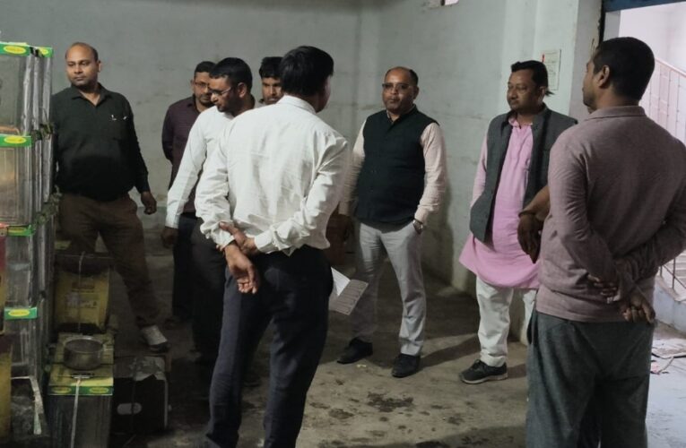 उल्लेखनीय कार्य करने वाले बीएलओ हुए सम्मानित 