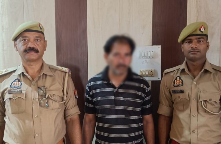 ट्रक से सोलह गोवंश सहित तस्कर गिरफ्तार 