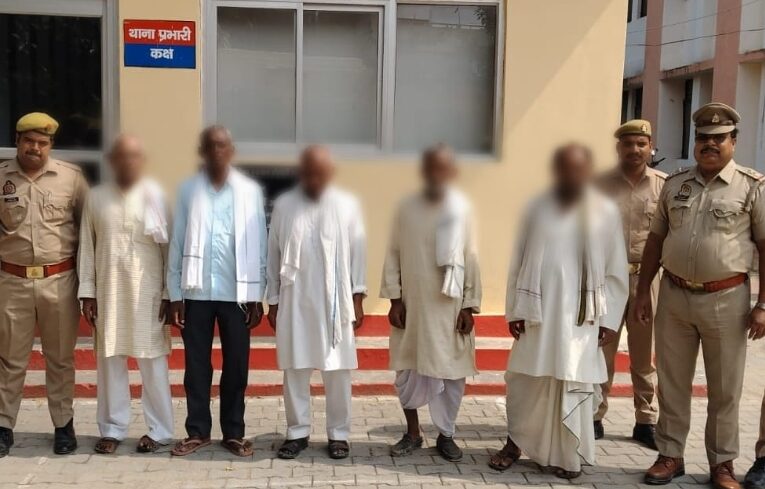 फर्जी पेंशन लेने के पांच आरोपी गिरफ्तार 