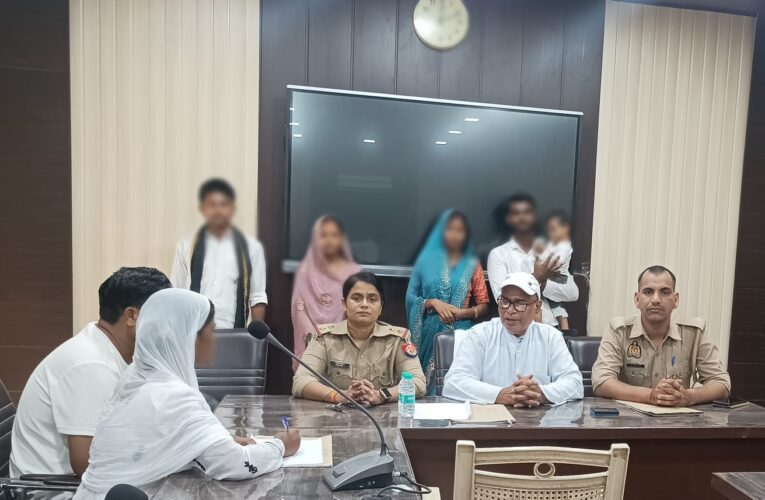 गिले शिकवे भूल एक-दूजे के हुए तीन दम्पति