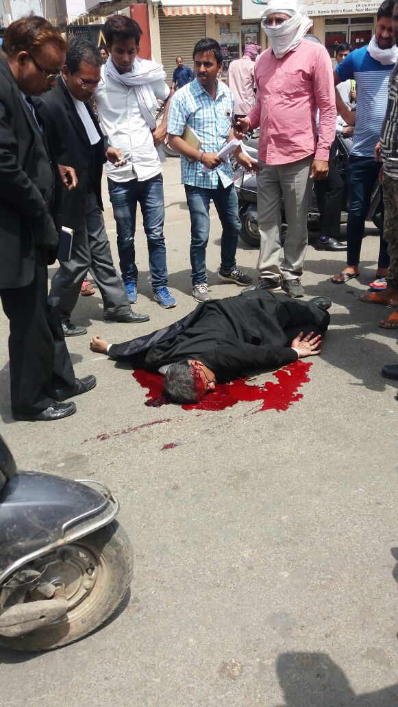 दुस्साहस ! लबे रोड गोली मारकर वकील की हत्या