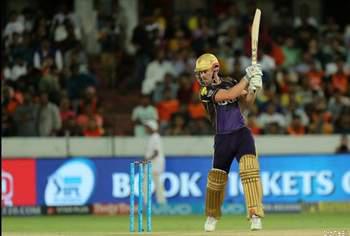 आइपीएल ! कोलकाता नाइटराइडर्स ने सनराइजर्स हैदराबाद को धोया , प्लेआफ में मिला स्थान