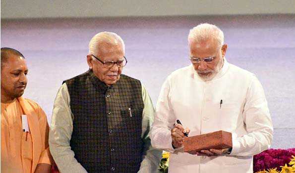 प्रधानमंत्री ने किया औद्योगिक परियोजनाओं का शिलान्यास