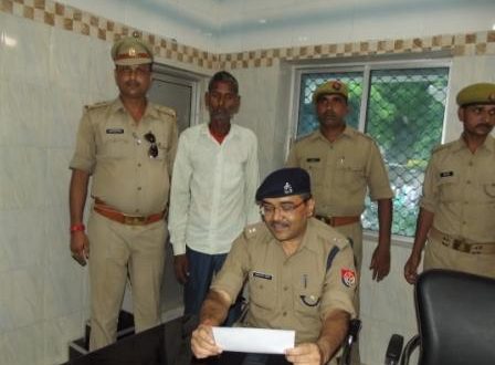 फरार तस्कर चढ़ा पुलिस के हत्थे