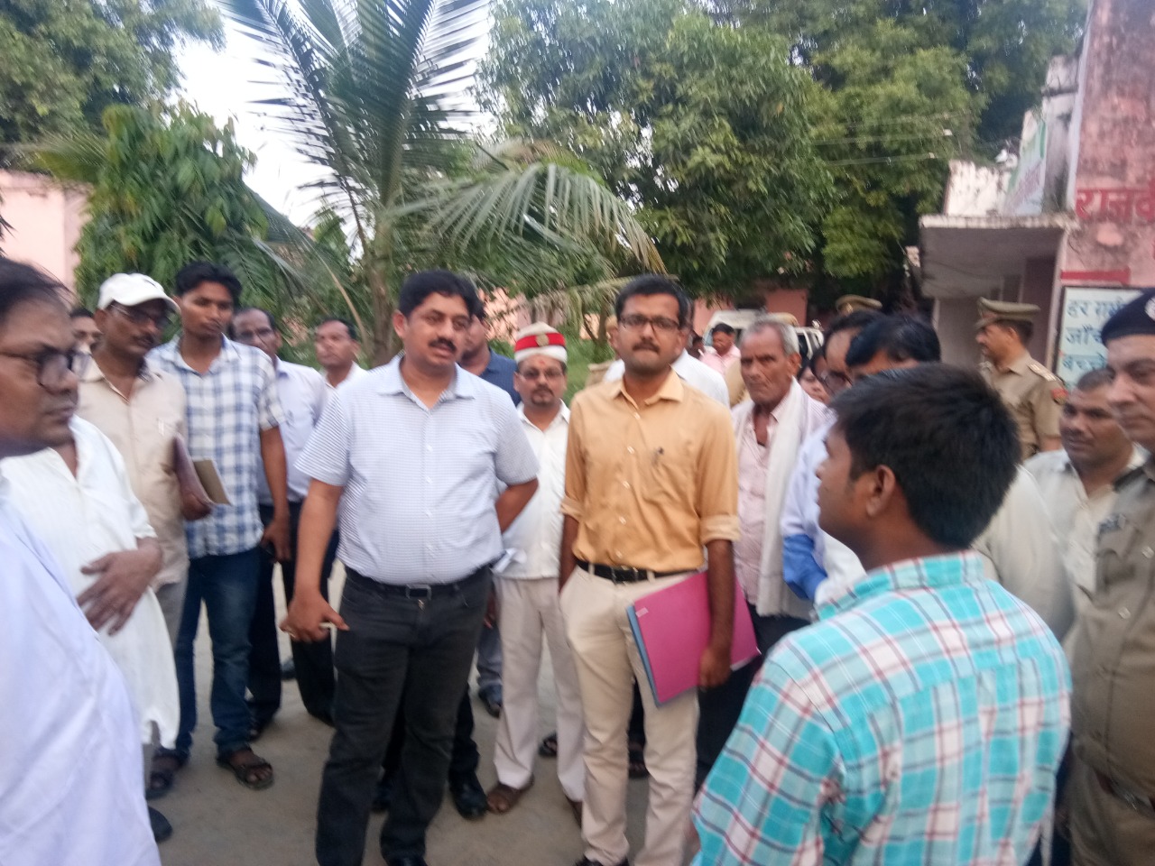 आयुक्त पी.गुरु प्रसाद ने किया जिले का मुआयना, दिये आवश्यक निर्देश