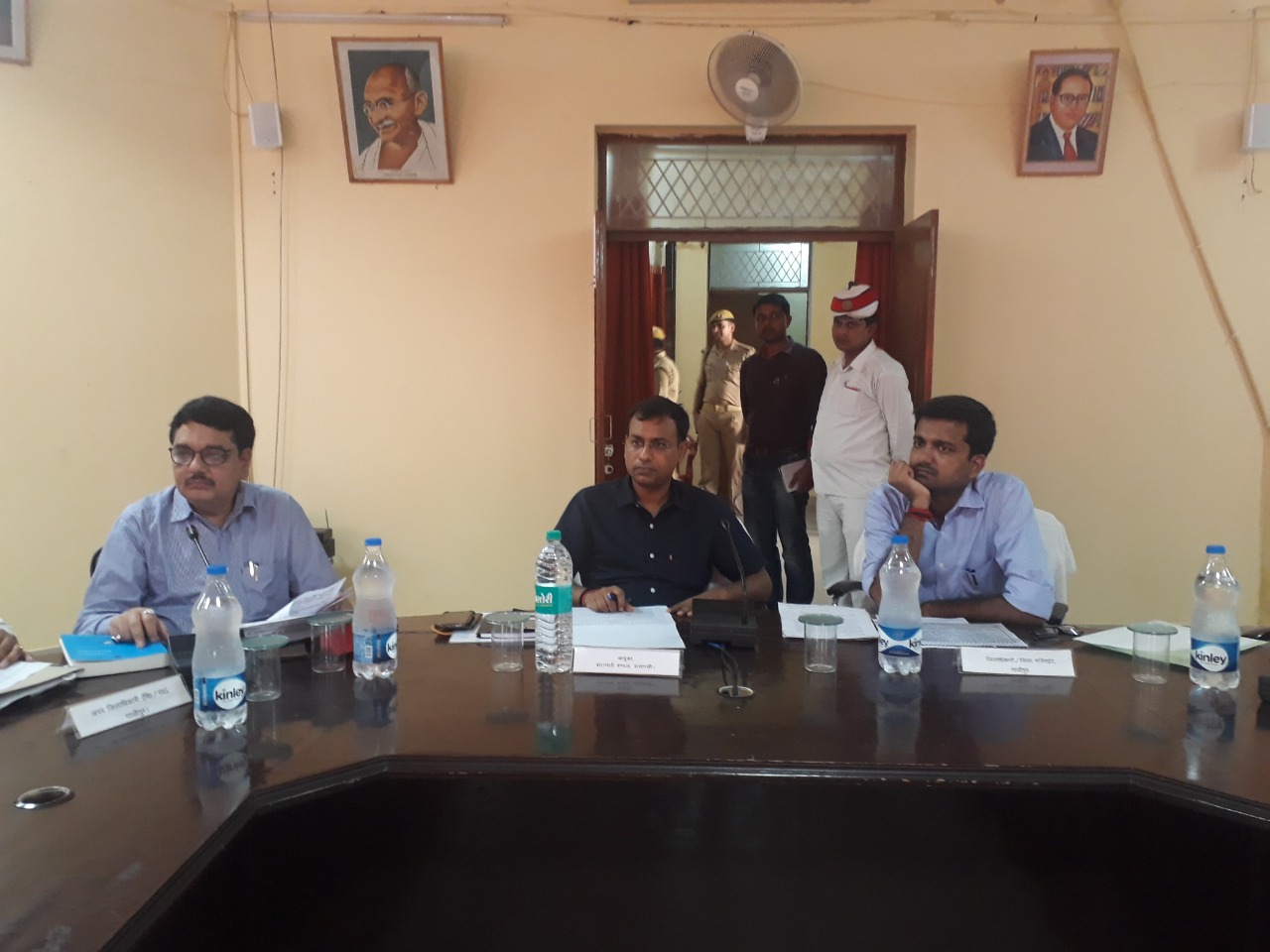 सम्पूर्ण समाधान दिवस ! गलत आख्या पर नपे दो कर्मचारी