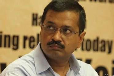 मिर्ची पाउडर ! सीएम अरविंद केजरीवाल पर फेंकने वाला हिरासत में