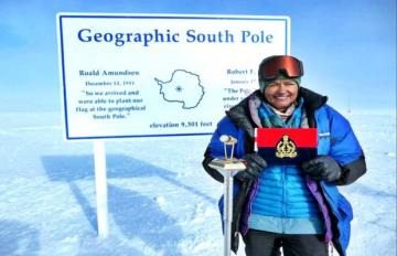 फतह ! दक्षिण ध्रुव पर फहराया तिरंगा, वहां पहुंचने वाली पहली महिला आईपीएस बनी अपर्णा कुमार