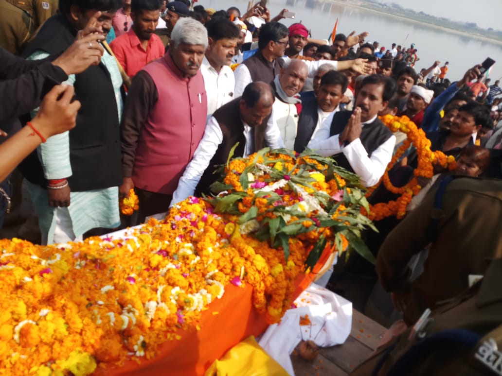 शहादत को नमन ! सीमा पर क्रास फायरिंग में शहीद जिले का लाल पंचतत्व में विलीन