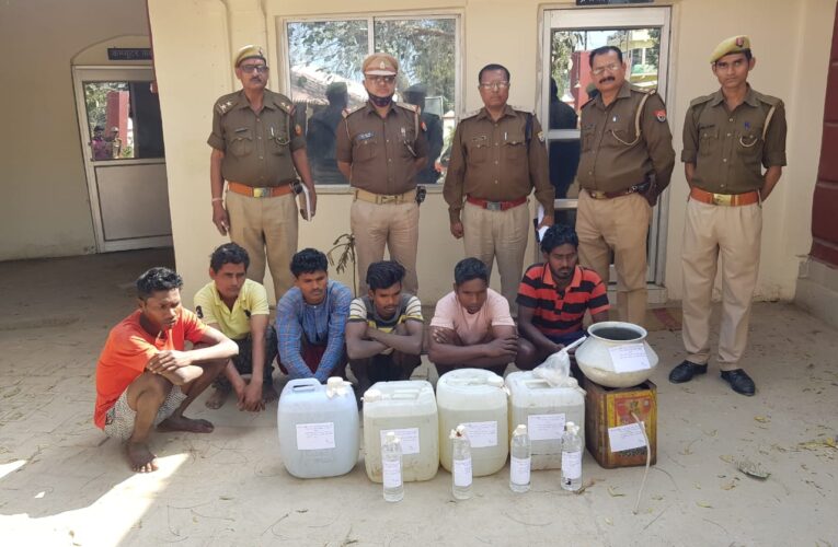 अवैध देशी शराब संग छह अभियुक्त गिरफ्तार