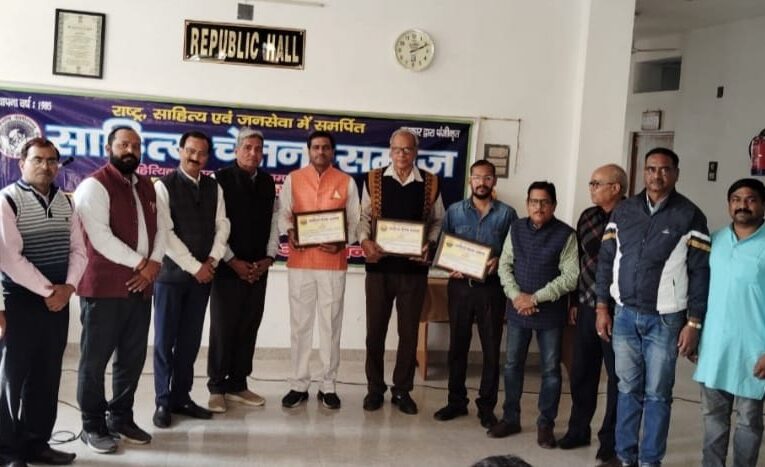 विचार-अभिव्यक्ति प्रतियोगिता में छात्राएं रहीं छात्रों से आगे 