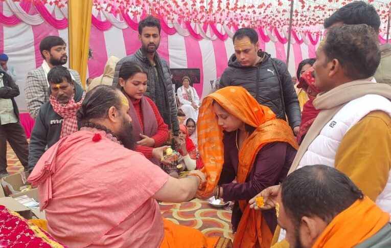 पूजन अर्चन से मिलती है आंतरिक सकारात्मक ऊर्जा 