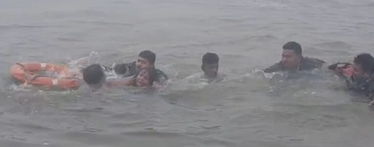 जाको राखे साइयां मार सके ना कोय ….