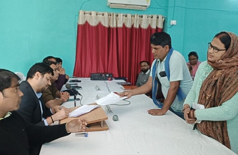 समाधान दिवस पर प्राप्त 365 शिकायतों में से मौके पर 43 का निस्तारण