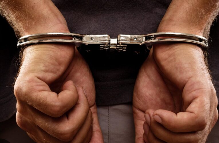 इनामियां अभियुक्त को पुलिस ने दबोचा 