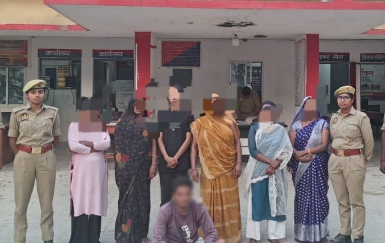 सरकारी कार्य में बाधा बनने वाली आधा दर्जन महिलाओं सहित सात लोग गिरफ्तार