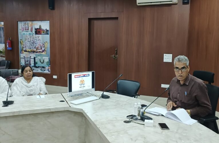 सत्र न्यायालय द्वारा निस्तारित 53 वादों में से दस में सजा और 38 में अभियुक्त रिहा