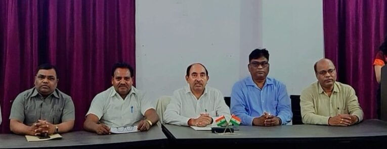 शोध प्रबन्ध व उसकी विषय- वस्तु पर शोधार्थिनी ने दी विस्तृत जानकारी 