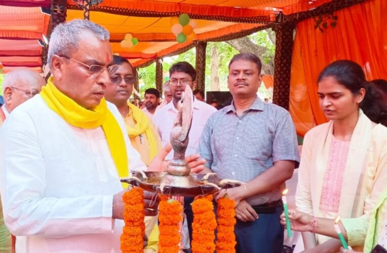 बृहद वृक्षारोपण सम्पन्न 