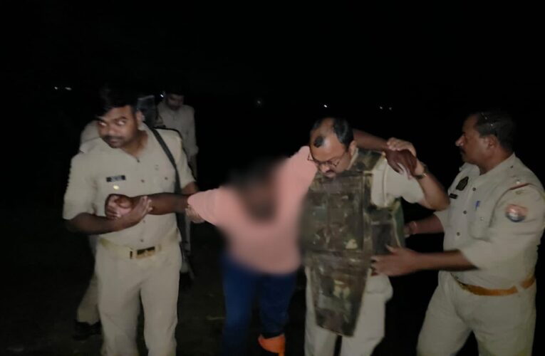 गो तस्कर मुठभेड़ में घायलावस्था में साथी सहित गिरफ्तार 