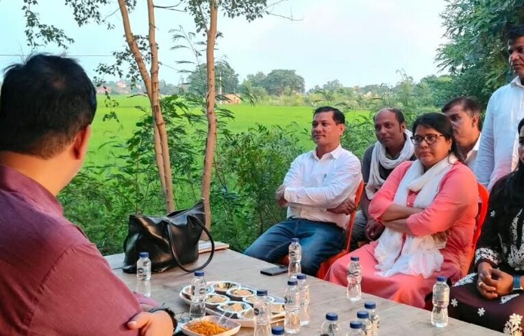 मत्स्य क्लस्टर व धान की उन्नत तकनीकों का किया निरीक्षण
