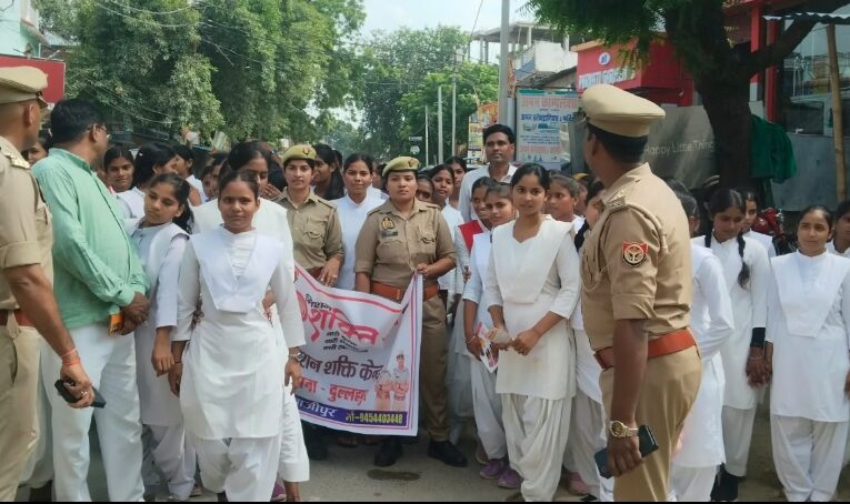 मिशन शक्ति के तहत छात्राओं ने निकाली जागरूकता रैली