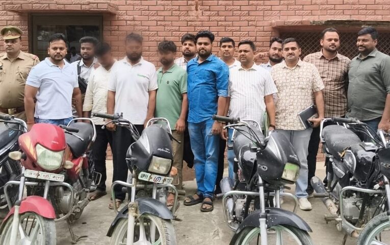 तीन वाहन चोरों के कब्जे से चोरी की सोलह मोटरसाइकिल बरामद 