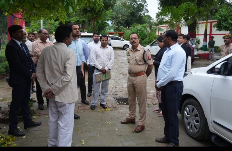 जिला जज, डीएम व एसपी ने किशोर गृह का किया औचक निरीक्षण